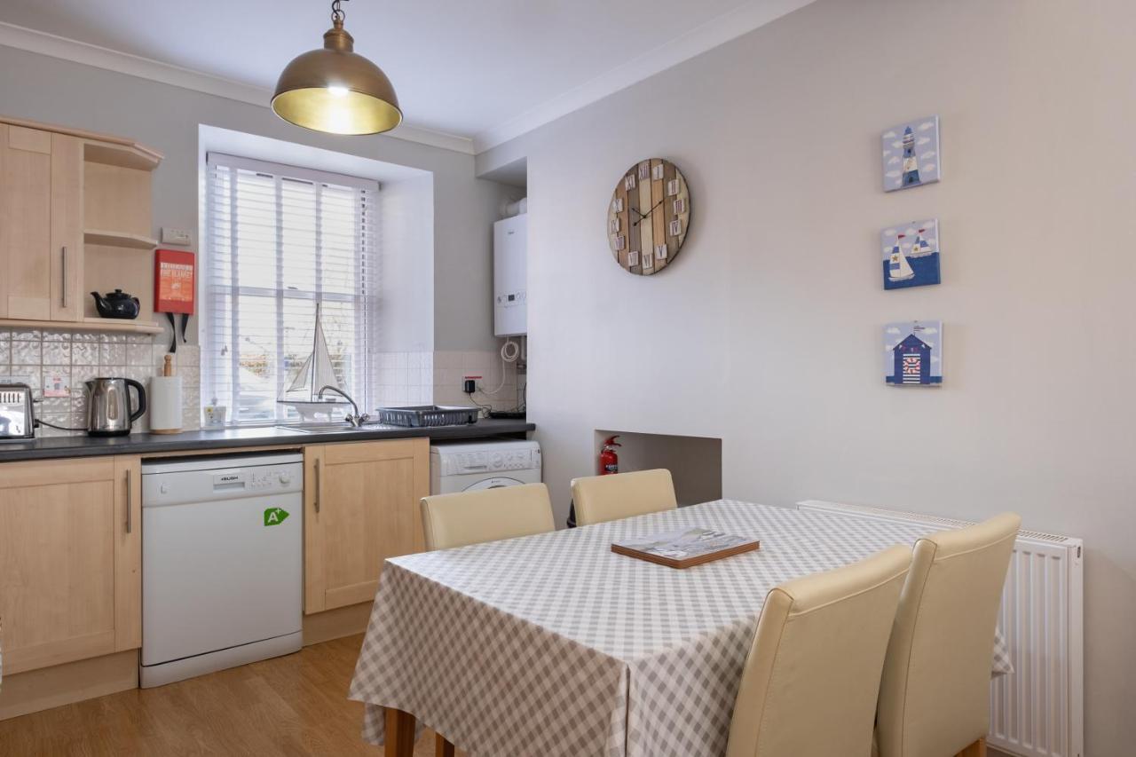 Stonehaven Ground Floor Home With A Spectacular Harbour View. エクステリア 写真